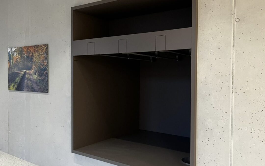 Garderoben+ Vitrine