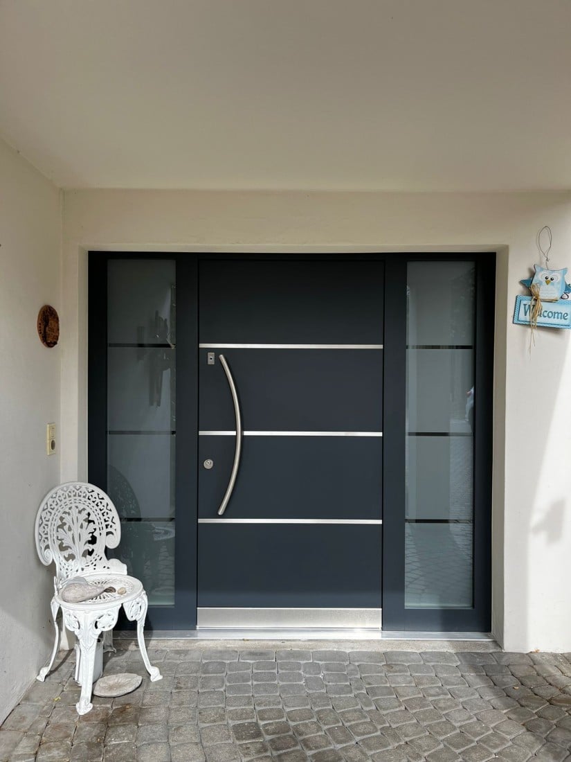 Moderne Eingangstüre